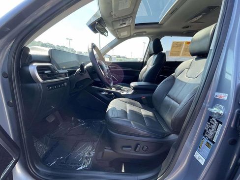 Used 2023 Kia Telluride EX w/ EX Captain's Chair Package FWD image 22