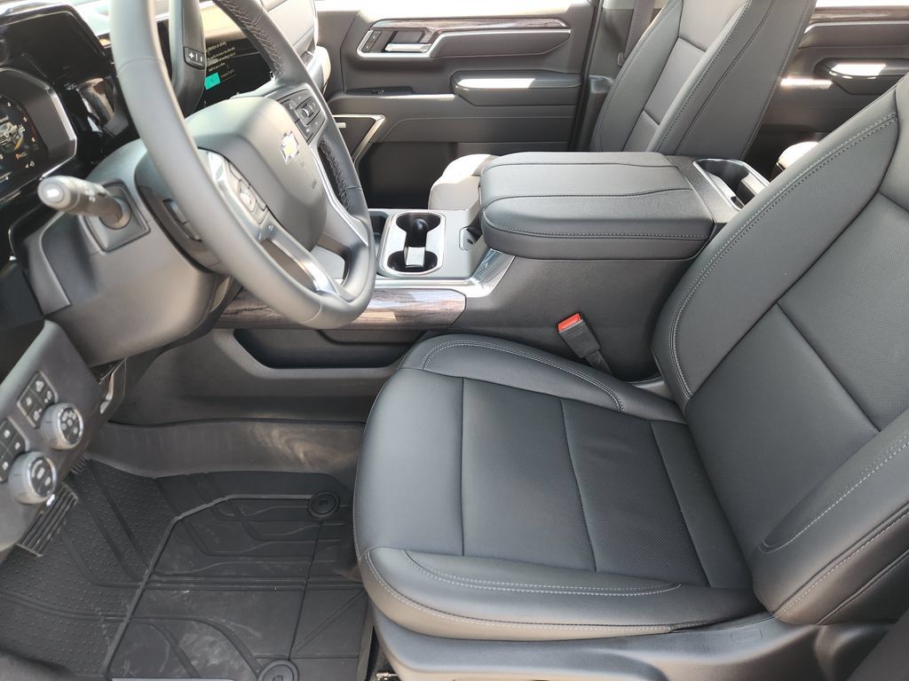 New 2026 Chevrolet Silverado 3500 LTZ w/ LTZ Plus Package AWD/4WD image 9