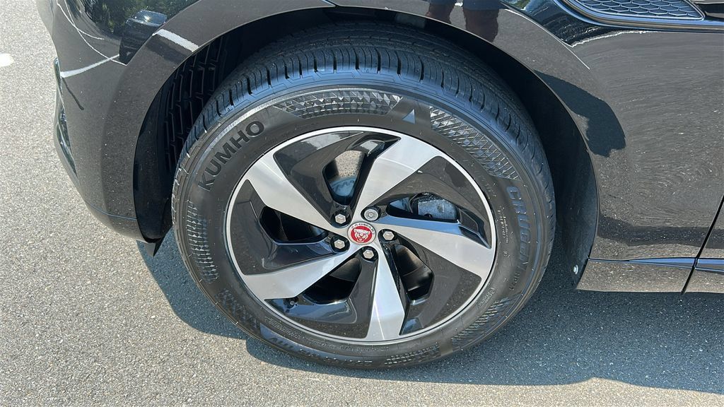 Used 2023 Jaguar F-PACE S AWD/4WD image 8
