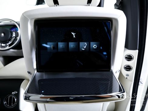 New 2026 Rolls-Royce Cullinan Black Badge AWD/4WD image 32