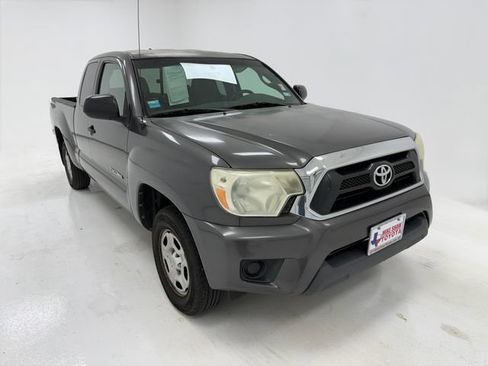 Used 2012 Toyota Tacoma 2WD Access Cab w/ SR5 Pkg image 2