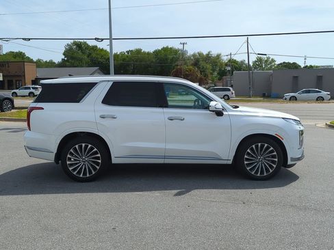Used 2025 Hyundai Palisade Calligraphy image 8