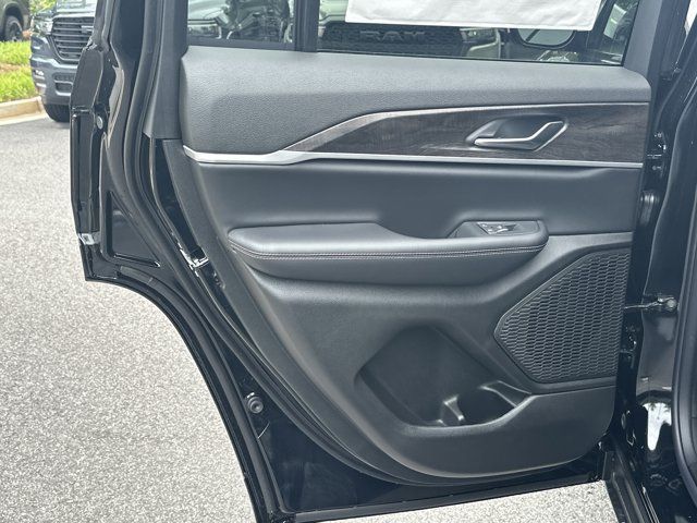 New 2026 Jeep Grand Cherokee Altitude RWD image 20