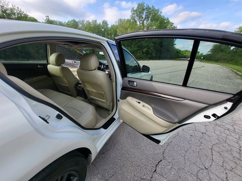 Used 2010 INFINITI G37 x Sedan w/ Premium Pkg AWD/4WD image 28