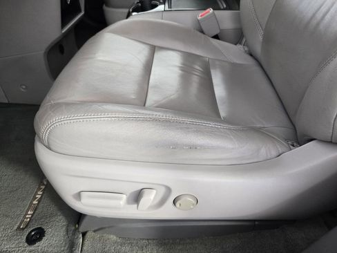 Used 2015 Toyota Sienna XLE w/ XLE Navigation Package image 25