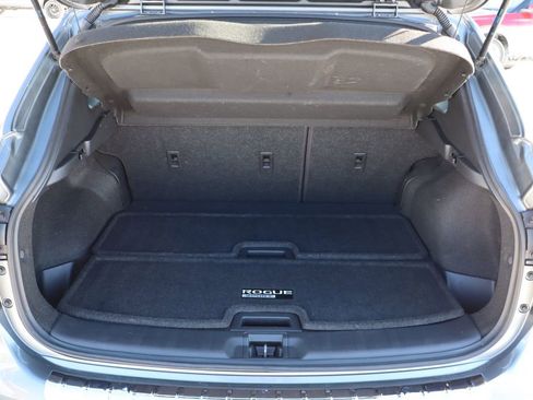 Used 2021 Nissan Rogue Sport SV w/ Technology Package image 34