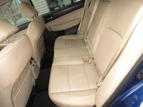 Used 2015 Subaru Outback 2.5i Limited image 46