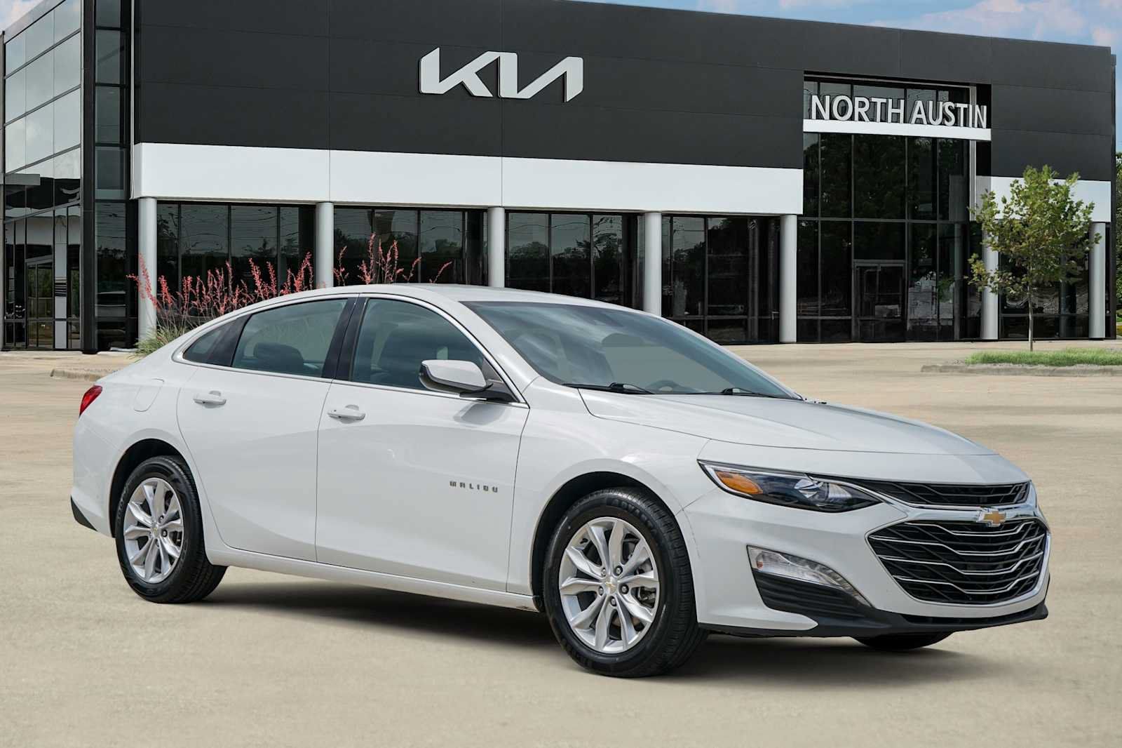 Used 2025 Chevrolet Malibu LT FWD image 7