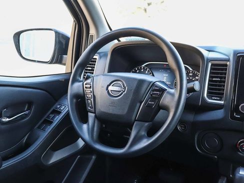 Used 2023 Nissan Frontier SV image 16