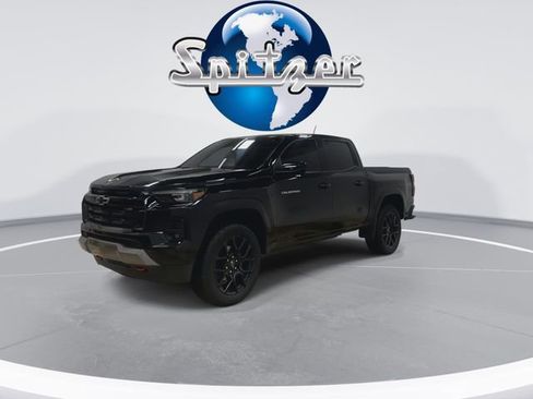 Used 2024 Chevrolet Colorado Z71 w/ LPO, Dark Essentials Package image 4