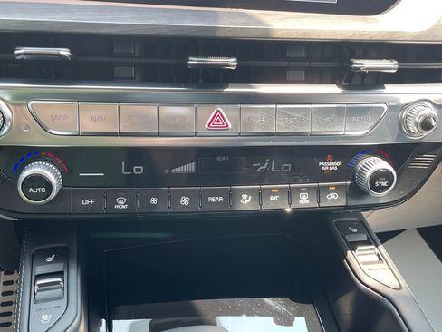 Certified 2025 Kia Telluride SX Prestige X-Line AWD/4WD image 26