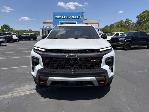 New 2026 Chevrolet Traverse Z71 w/ Enhanced Driving Package image 2