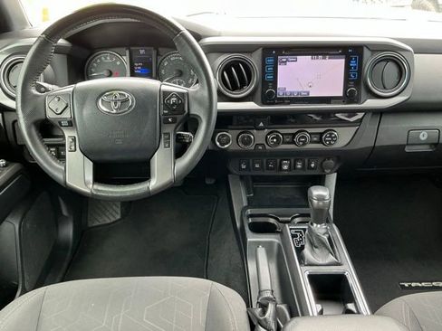 Used 2018 Toyota Tacoma TRD Sport w/ Technology Package AWD/4WD image 7