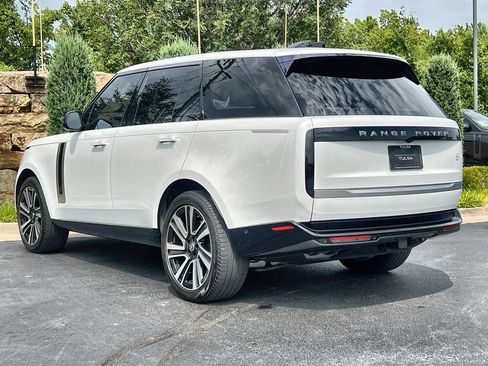 Certified 2023 Land Rover Range Rover SV AWD/4WD image 3