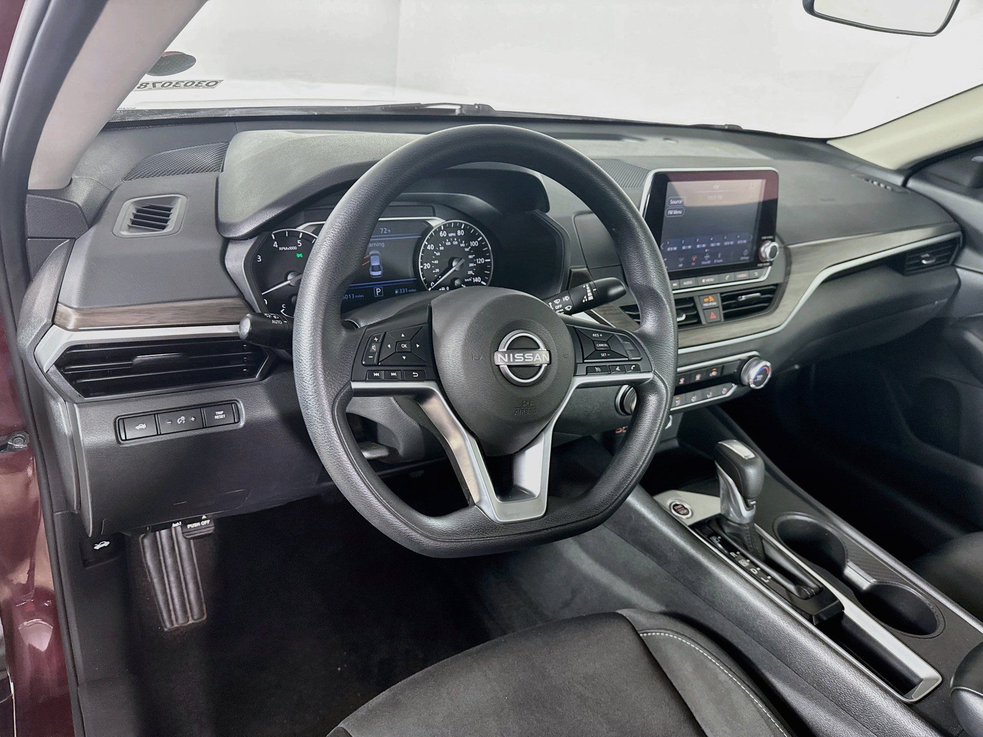 Used 2025 Nissan Altima 2.5 SV FWD image 8