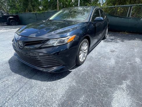 Used 2019 Toyota Camry LE image 4