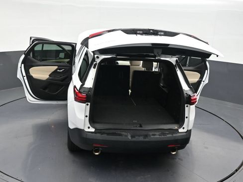 Used 2022 Chevrolet Traverse LS FWD image 35