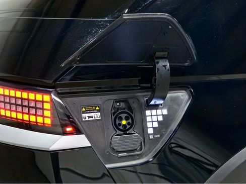 Used 2024 Hyundai Ioniq 5 SEL image 5