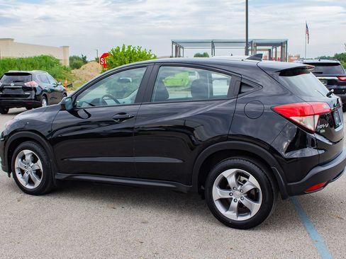 Used 2022 Honda HR-V LX image 6