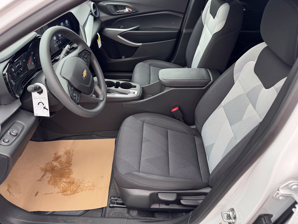 New 2026 Chevrolet Trax LS w/ LS Convenience Package FWD image 11