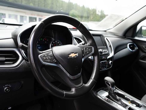 Used 2022 Chevrolet Equinox LT w/ Driver Convenience Package FWD image 10