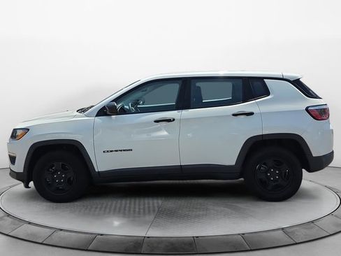 Used 2017 Jeep Compass Sport FWD image 2