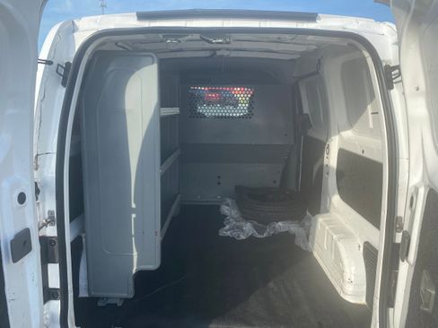 Used 2020 Nissan NV200 S FWD image 19