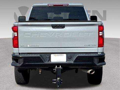 Used 2025 Chevrolet Silverado 2500 Custom w/ Custom Convenience Package AWD/4WD image 19
