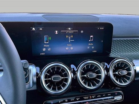 New 2026 Mercedes-Benz GLB 250 4MATIC image 10