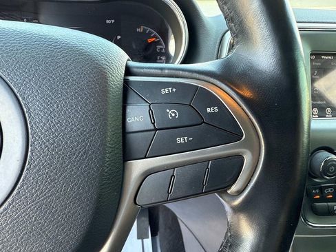 Used 2021 Jeep Grand Cherokee Laredo image 19