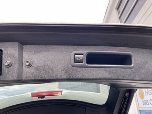 Used 2022 Toyota Highlander XLE image 38