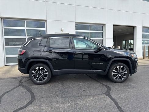 Used 2022 Jeep Compass Limited image 3