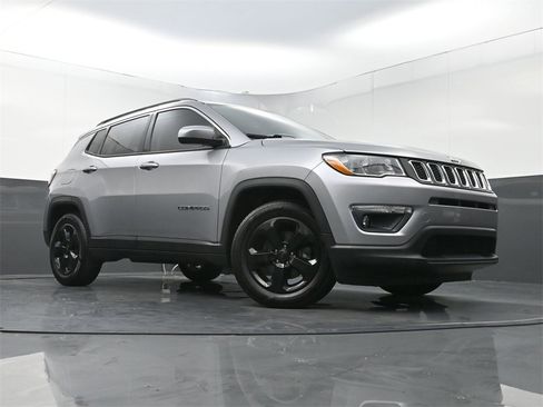 Used 2019 Jeep Compass Latitude w/ Popular Equipment Group image 24