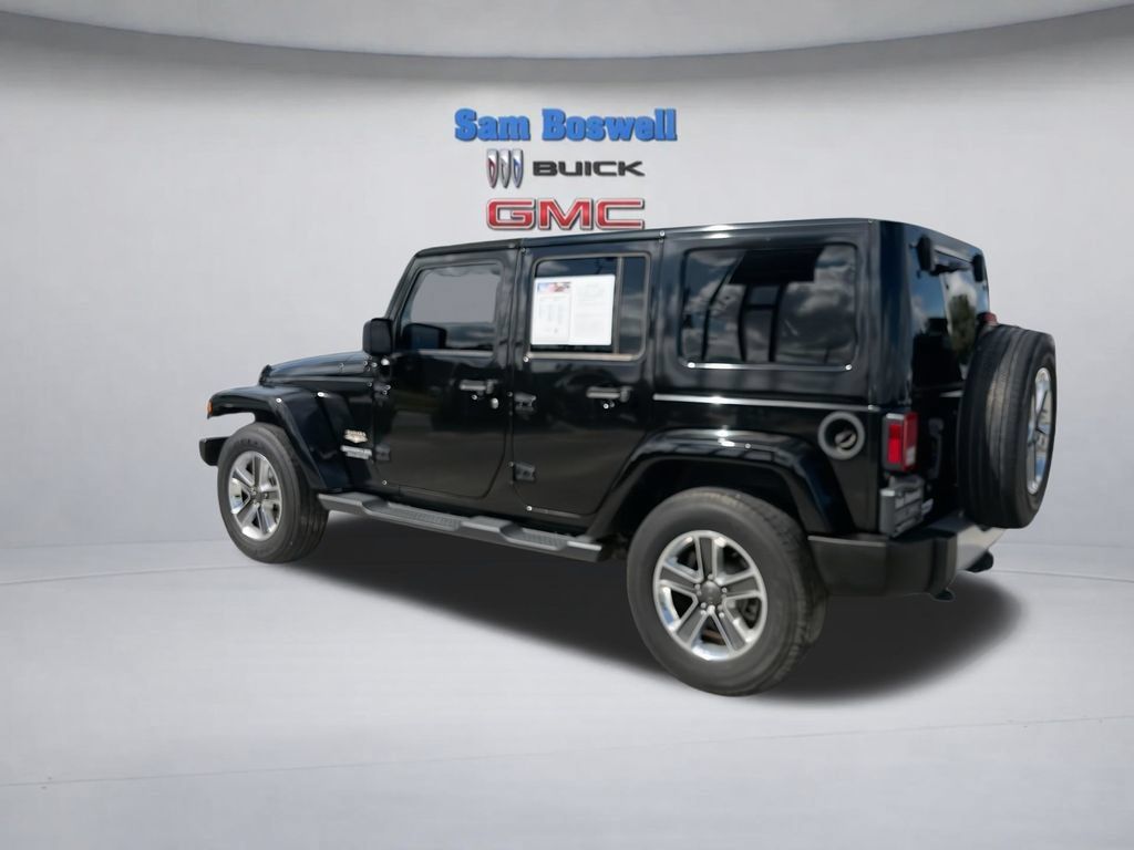 Used 2015 Jeep Wrangler Unlimited Sahara w/ Connectivity Group AWD/4WD image 7