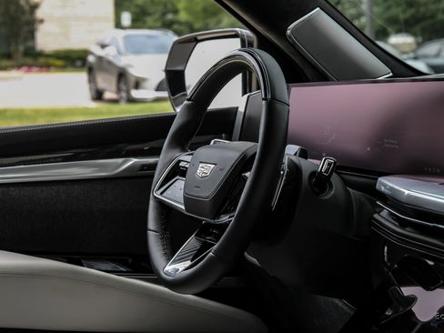 Used 2025 Cadillac Escalade V w/ LPO, ONYX Package AWD/4WD image 49