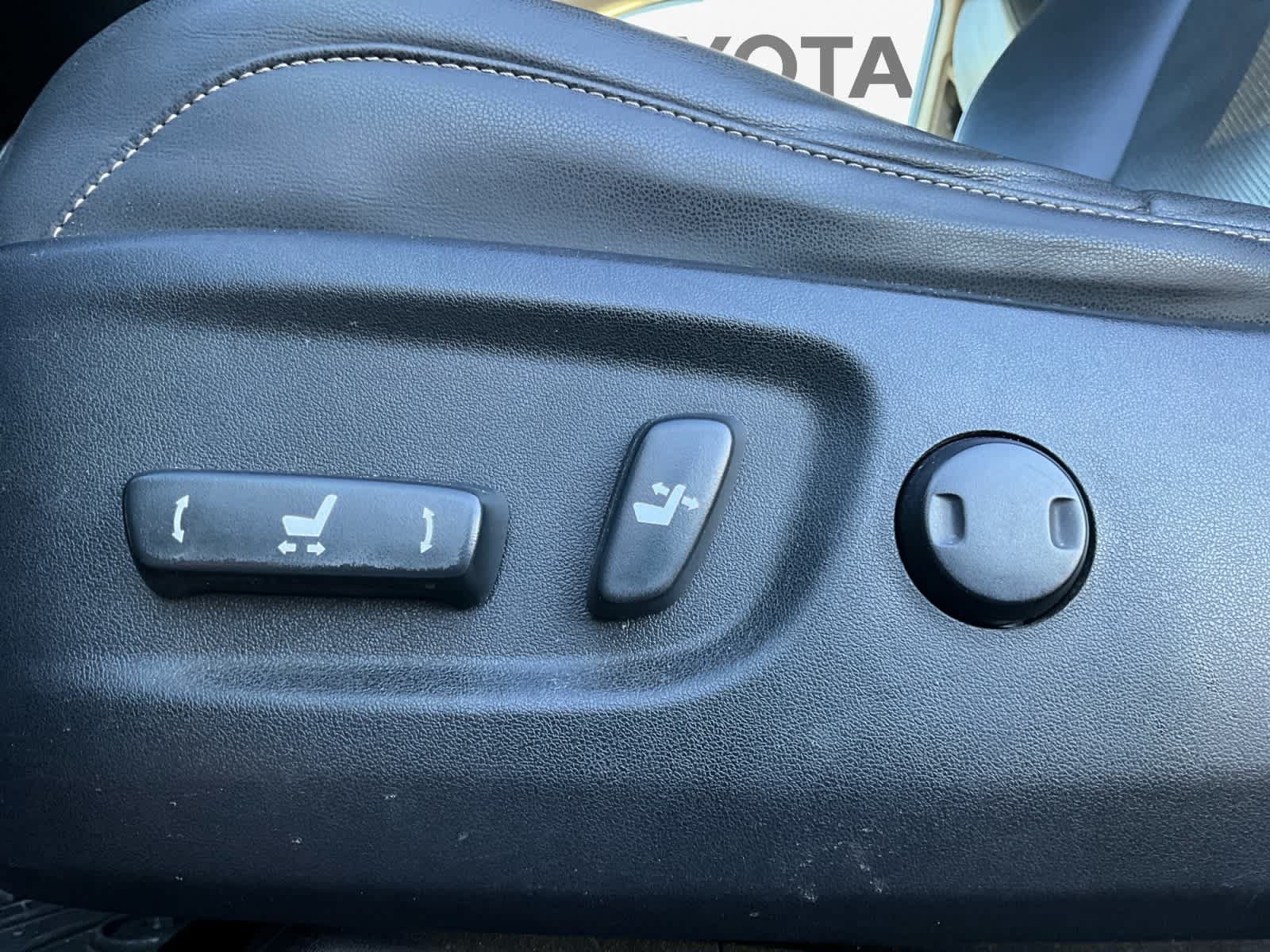 Used 2014 Lexus GX 460 AWD/4WD image 19