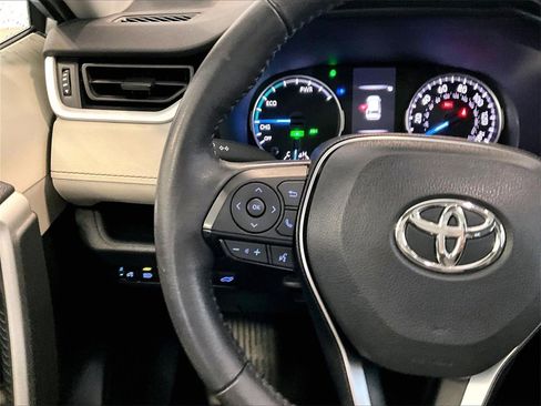 Used 2022 Toyota RAV4 XLE image 23