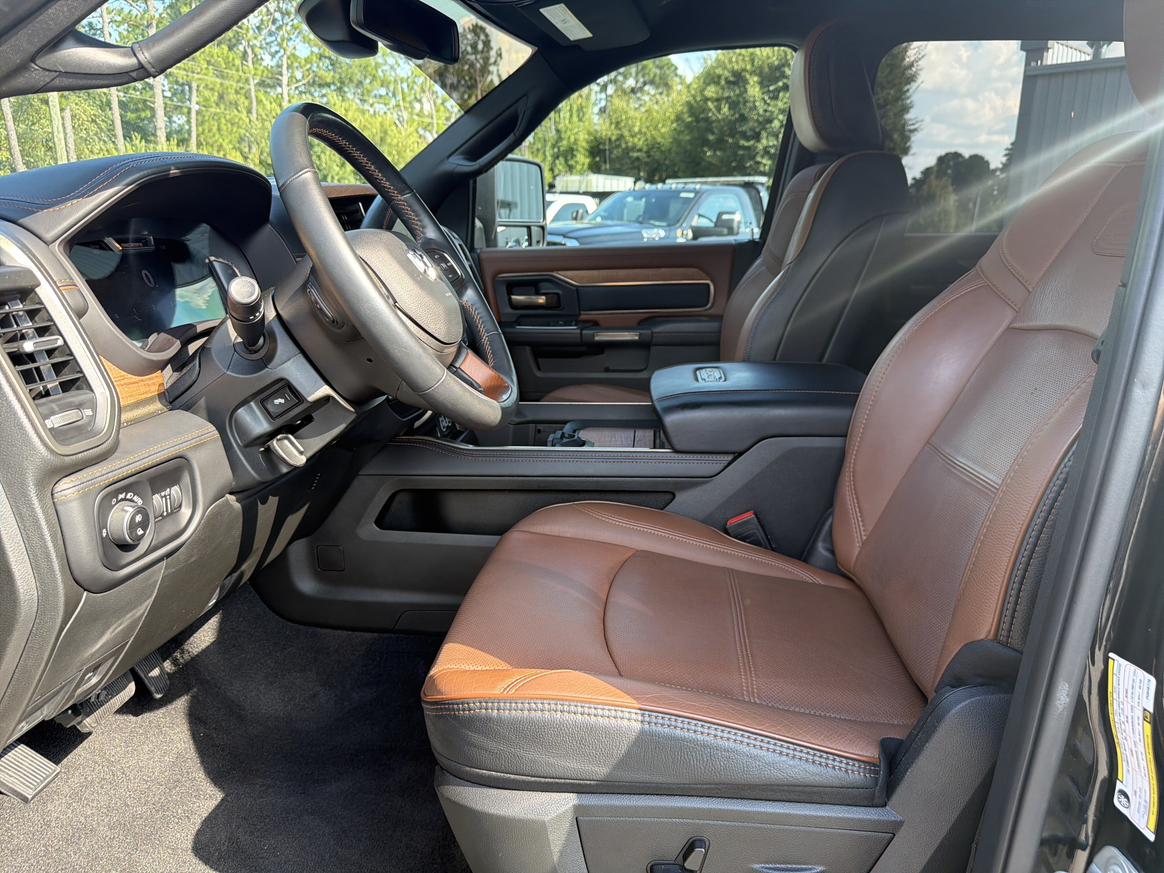 Used 2023 RAM 2500 Limited AWD/4WD image 11