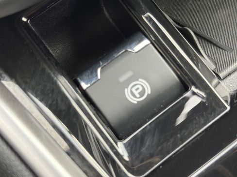 Certified 2025 Subaru Outback Touring image 29