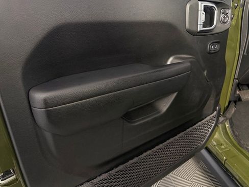 Used 2023 Jeep Wrangler Unlimited w/ Cold Weather Group image 25