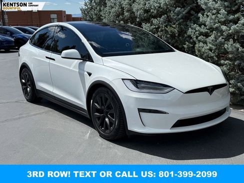 Used 2023 Tesla Model X Plaid image 12