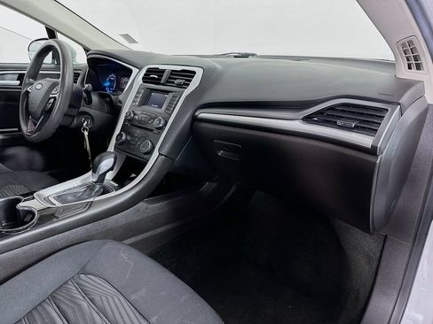 Used 2016 Ford Fusion SE FWD image 28