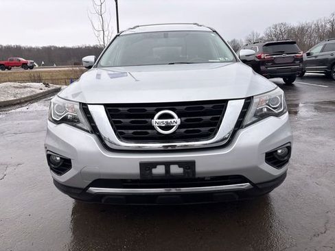 Used 2018 Nissan Pathfinder SV image 4