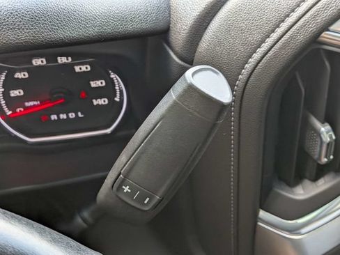 Used 2022 Chevrolet Silverado 1500 LT AWD/4WD image 25