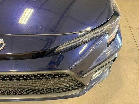 Used 2022 Toyota Corolla SE w/ SE Premium Package FWD image 5