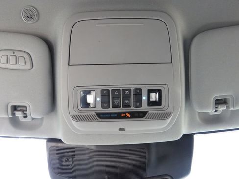 Used 2024 Ford Explorer XLT w/ Equipment Group 202A AWD/4WD image 30