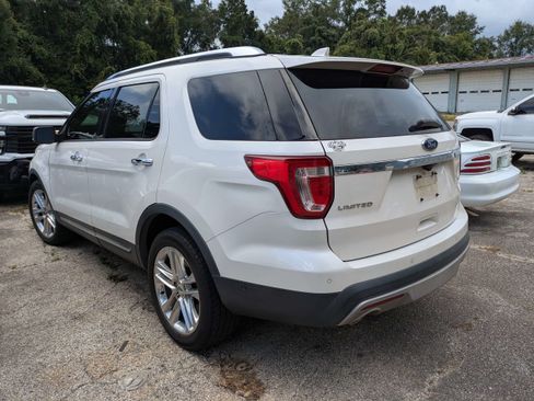 Used 2016 Ford Explorer Limited w/ Equipment Group 301A FWD image 3