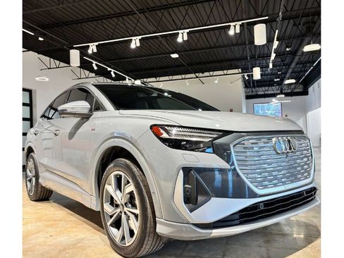 Used 2024 Audi Q4 e-tron Prestige image 7