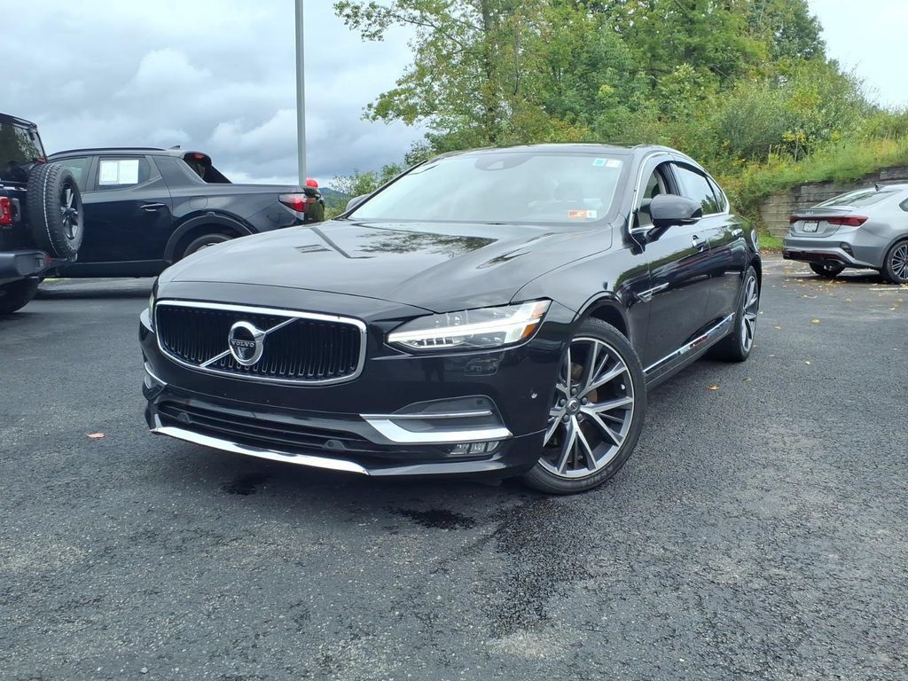Used 2018 Volvo S90 T5 Momentum w/ Convenience Package AWD/4WD image 2