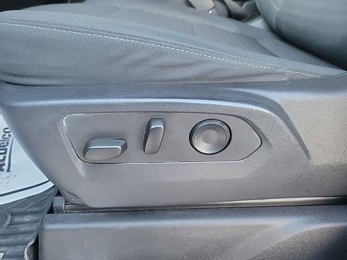 Used 2024 Chevrolet Silverado 2500 LT w/ Convenience Package image 24